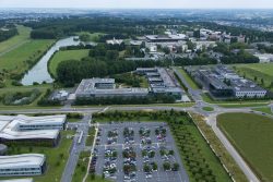 Vue aérienne du campus de l'Ecole polytechnique et de ses partenaires